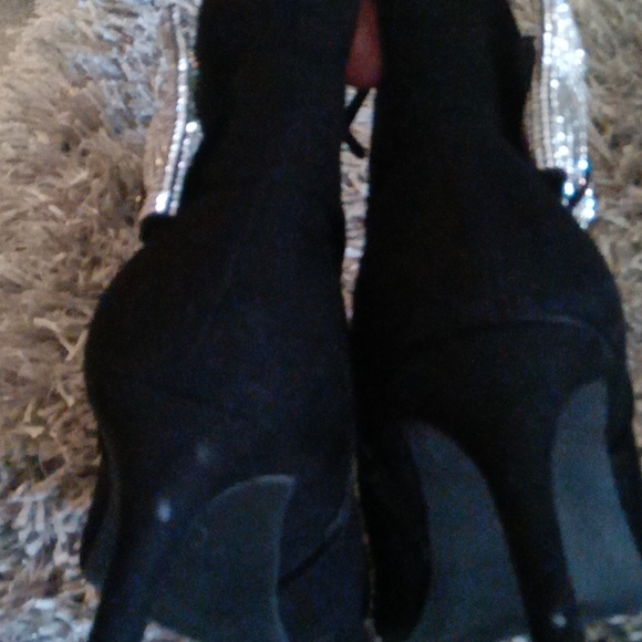 Torrid faux black suede ankle boot with rhinestone bow - Picture 4 of 7